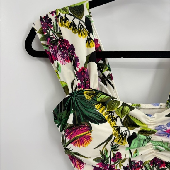 Magic suit miracle suit Natalie one piece modern romance floral bathing suit 8 - Picture 5 of 15